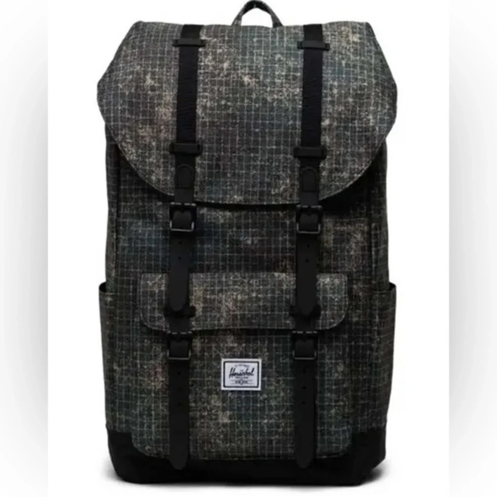 NWT Herschel Little America Pro Backpack – Forest Grid Insulated Laptop Sleeve